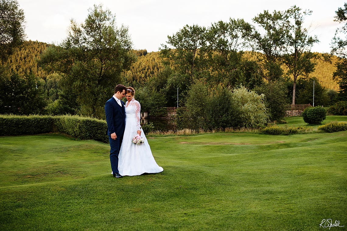 svatební fotografie golf resort Cihelny
