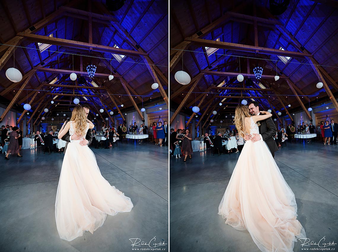 svadobné fotografie prvý tanec novomanželov v stodole Gréta
