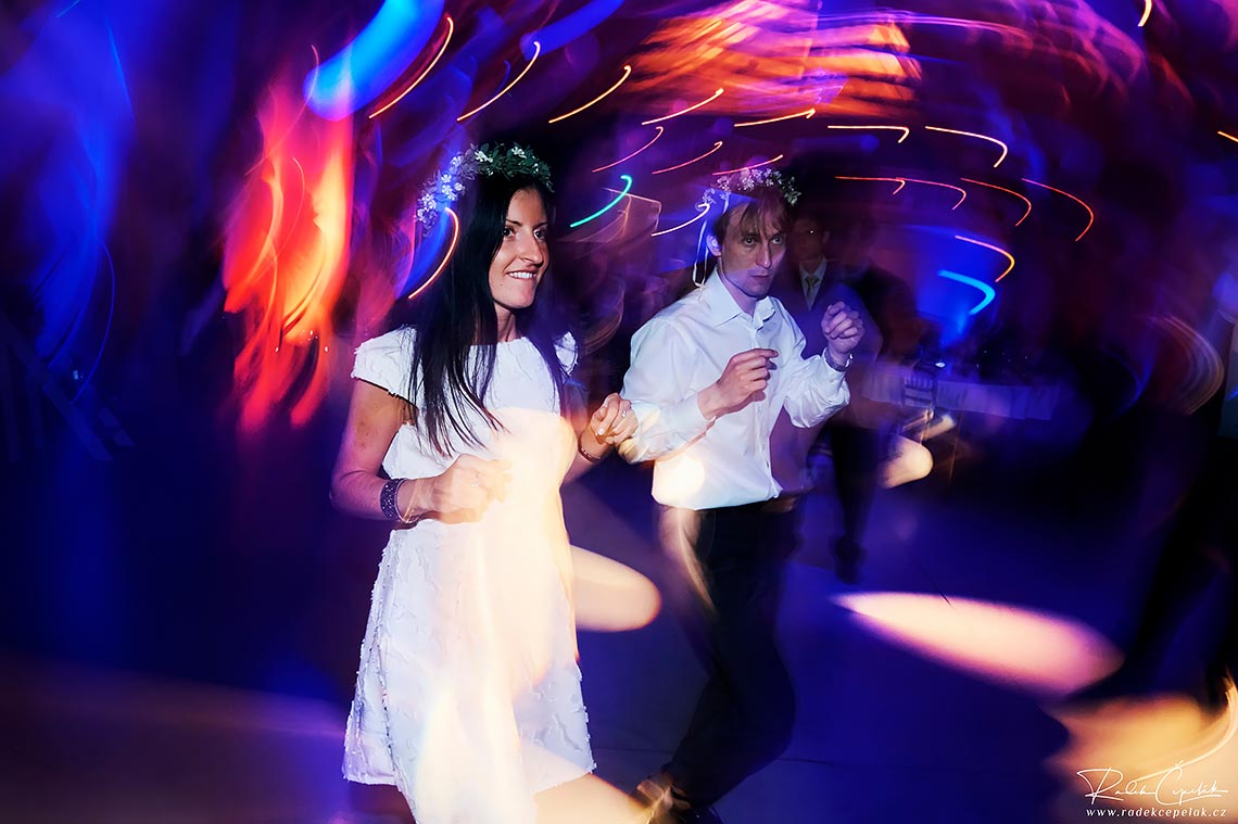 tanečná zábava na svadbe v stodole Gréta v podaní DJ Mariana Krúpy