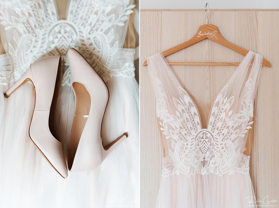 svatební boty a šaty