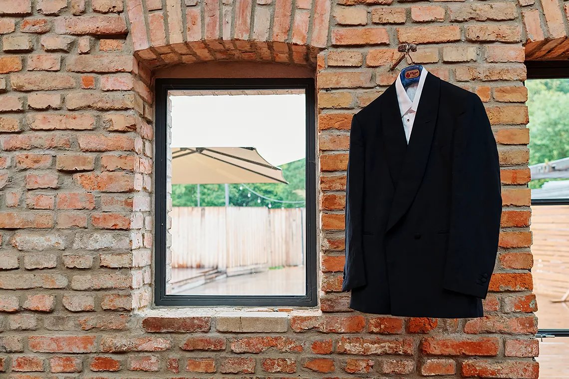 svatební oblek pro ženicha od the owners