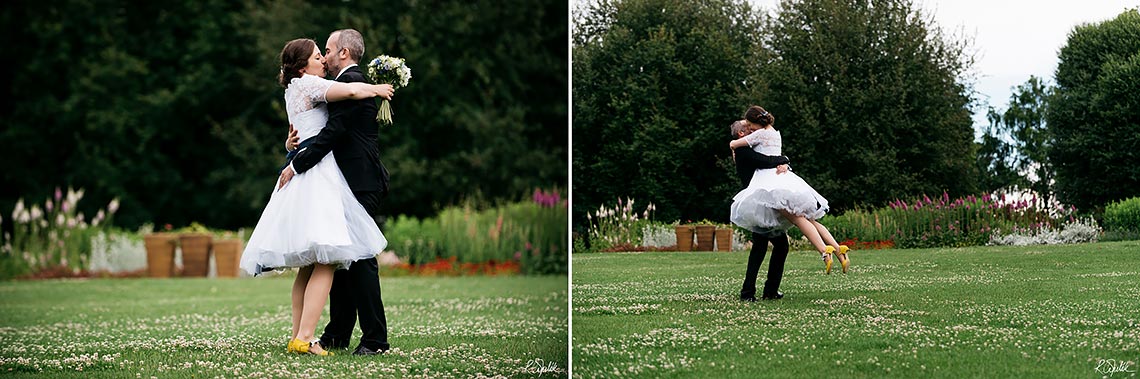 svatební fotografie novomanželů v přírodě botanické zahrady v Tróji