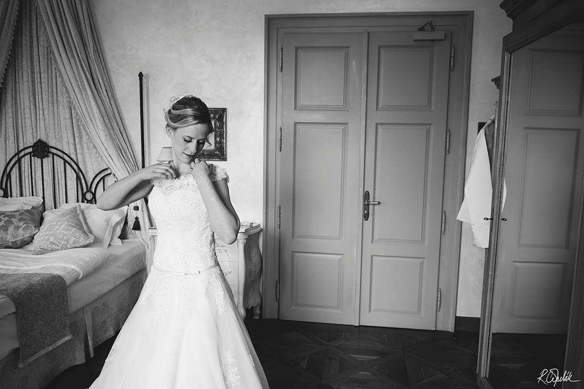 přípravy nevěsty v pokoji Legenda v Chateau Mcely