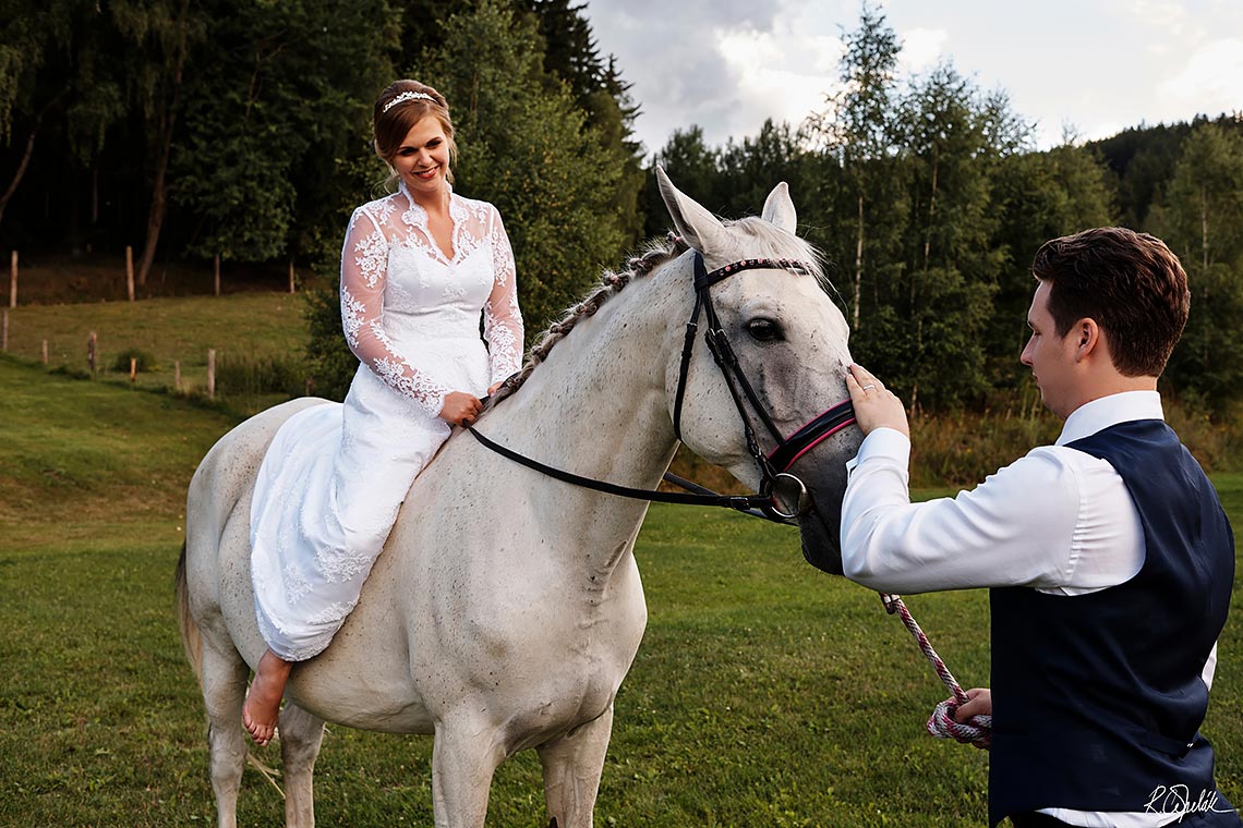 svatební fotografie s koněm