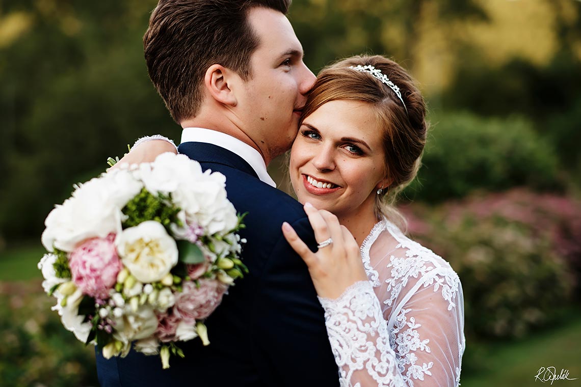 svatební fotografie nevěsty a ženicha