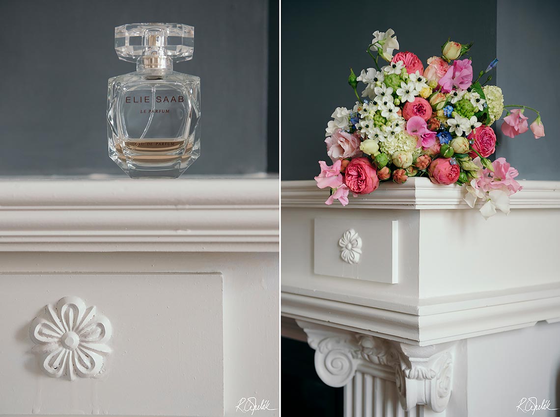 přípravy nevěsty svatební fotografie detail parfém a svatební kytice