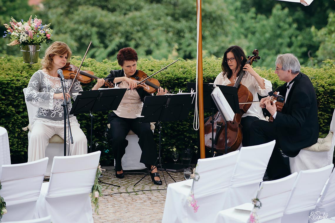 hudební kvarteto na svatebním obřadu