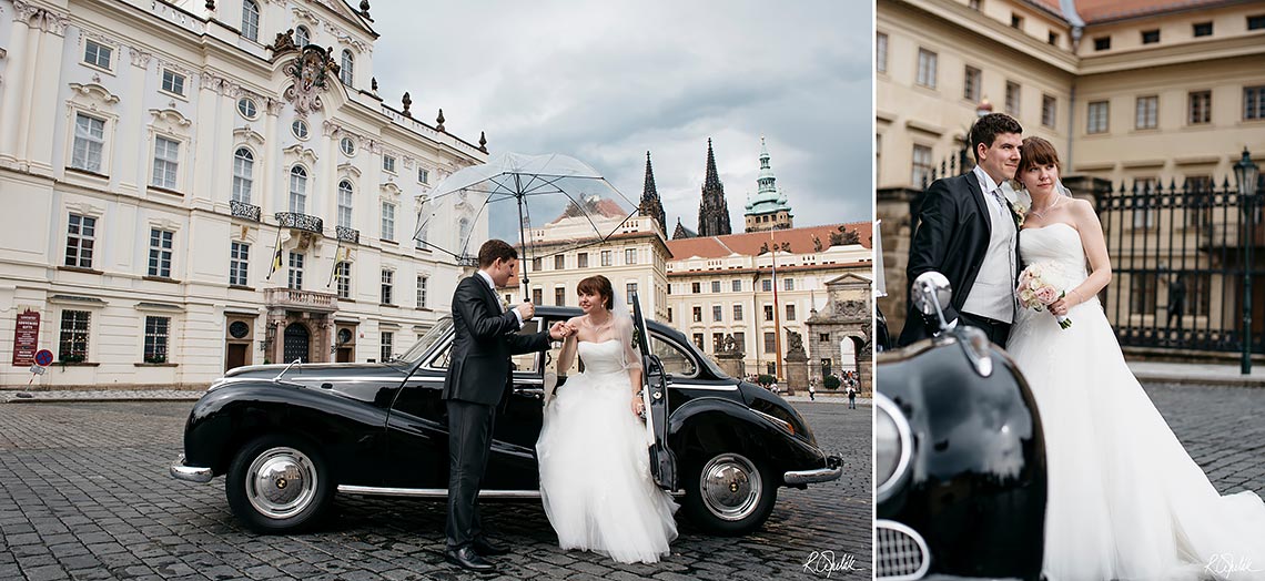 svatební fotografie novomanželů s veteránem Pražského Hradu na Hradčanském náměstí