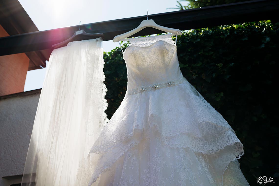 detaily nevěsty svatební šaty s krajkou