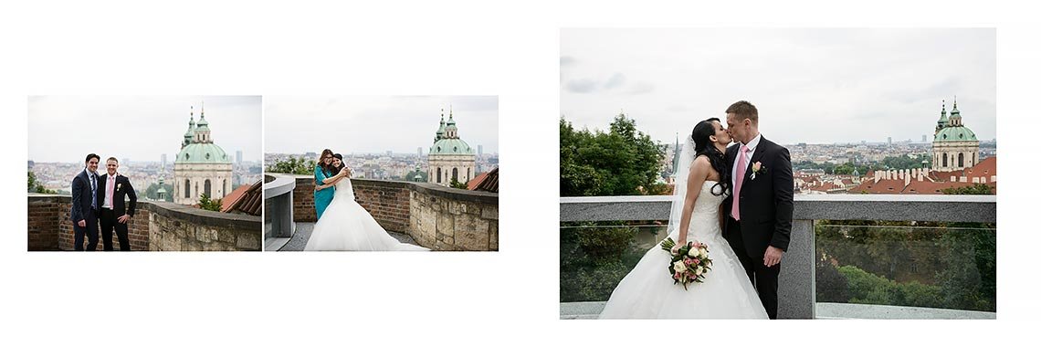 Svatební fotografie s výhledem na Chrám sv. Mikuláše v Praze Svatební fotografie s výhledem na Chrám sv. Mikuláše v Praze