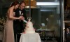 půlnoční krájení svatebního dortu
