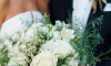 bílá svatební kytice